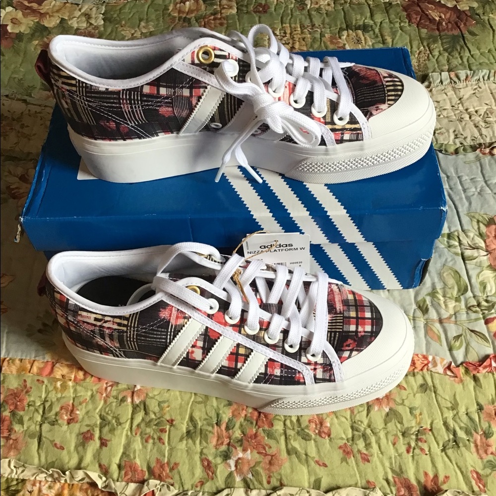 NWB Sz 9.5 Adidas Nizza platform sneakers multi-colored